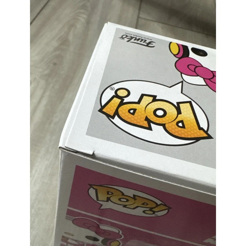 NEW Vaulted‎ Funko POP! Hello Kitty Gamer #26 GameStop Exclusive with Protector